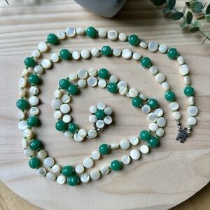 VTG Necklace 25" Double Stranded Green MOP Polished Shell‎ Glass Beads Japan